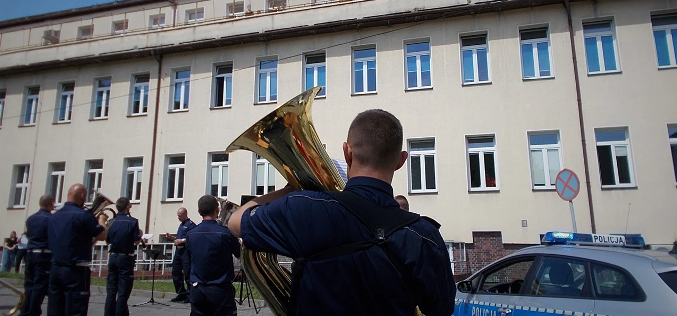 POLICYJNA ORKIESTRA DLA MAŁYCH PACJENTÓW SZPITALA MIEJSKIEGO NR 4 W GLIWICACH
