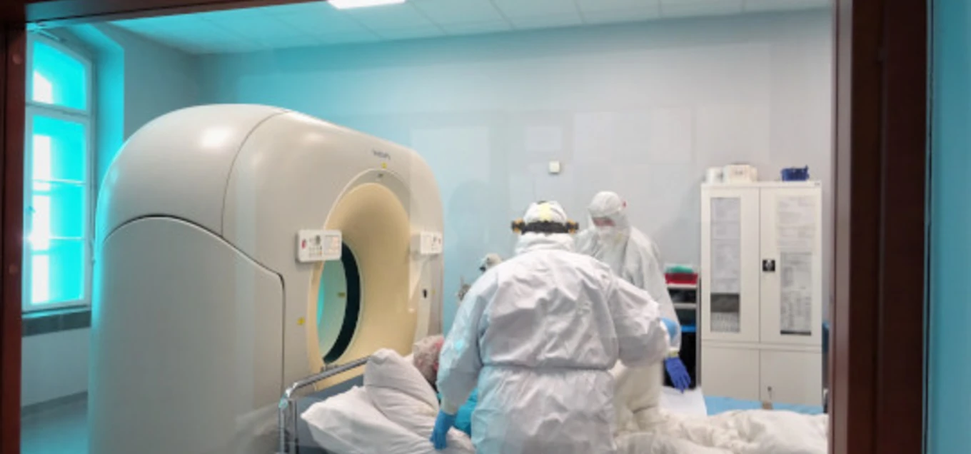 SZTUCZNA INTELIGENCJA POMOŻE W DIAGNOZOWANIU I MONITOROWANIU COVID-19 W BADANIACH TOMOGRAFII KOMPUTEROWEJ.RUSZA PROJEKT SZPITALA MIEJSKIEGO NR 4 W GLIWICACH I POLITECHNIKI ŚLĄSKIEJ Z NARODOWYM CENTRUM BADAŃ I ROZWOJU W WARSZAWIE