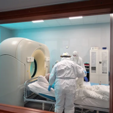SZTUCZNA INTELIGENCJA POMOŻE W DIAGNOZOWANIU I MONITOROWANIU COVID-19 W BADANIACH TOMOGRAFII KOMPUTEROWEJ.RUSZA PROJEKT SZPITALA MIEJSKIEGO NR 4 W GLIWICACH I POLITECHNIKI ŚLĄSKIEJ Z NARODOWYM CENTRUM BADAŃ I ROZWOJU W WARSZAWIE