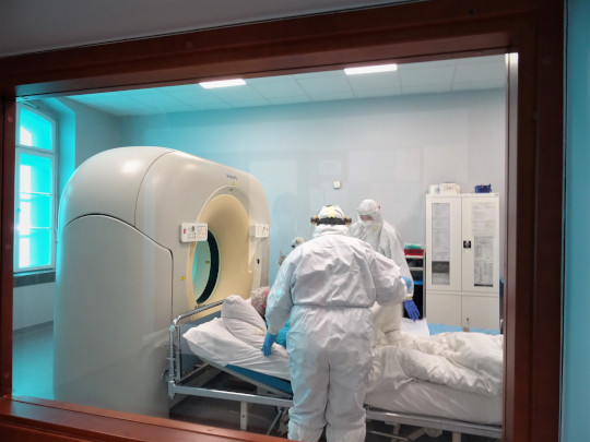 SZTUCZNA INTELIGENCJA POMOŻE W DIAGNOZOWANIU I MONITOROWANIU COVID-19 W BADANIACH TOMOGRAFII KOMPUTEROWEJ.RUSZA PROJEKT SZPITALA MIEJSKIEGO NR 4 W GLIWICACH I POLITECHNIKI ŚLĄSKIEJ Z NARODOWYM CENTRUM BADAŃ I ROZWOJU W WARSZAWIE